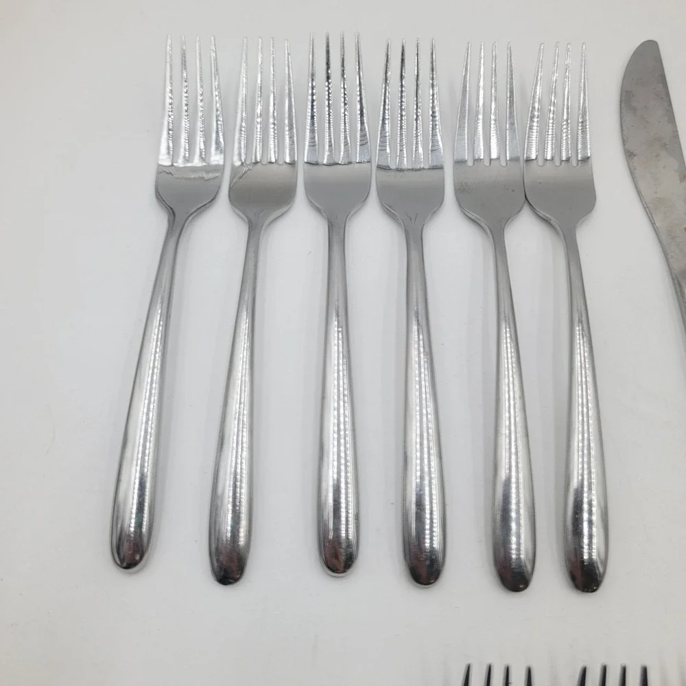 28pc Heavy Duty Stainless Steel China Flatware Curved Handle Knives Forks Spoons